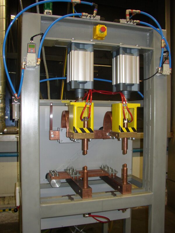 Zgrzewarka dwupunktowa ZPS-200 o mocy 200kVA