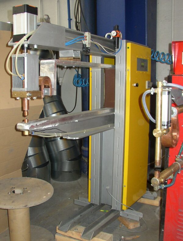 Zgrzewarka ZPS-40 o mocy P50% 40kVA - obrazek 2